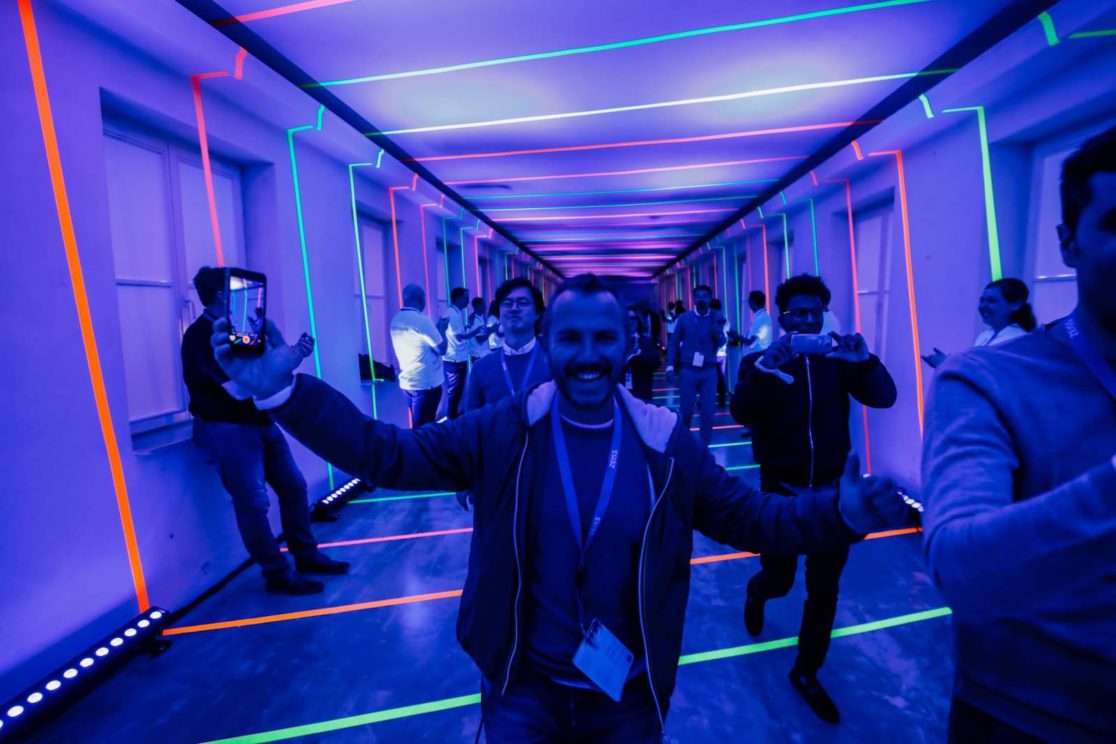 Installation ‚Tunnel of Love' bei Zeiss Better Vision in Berlin