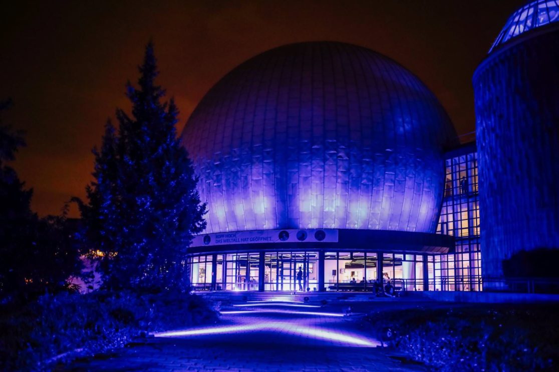 Programm im Planetarium beim Zeiss Better Vision Event in Berlin