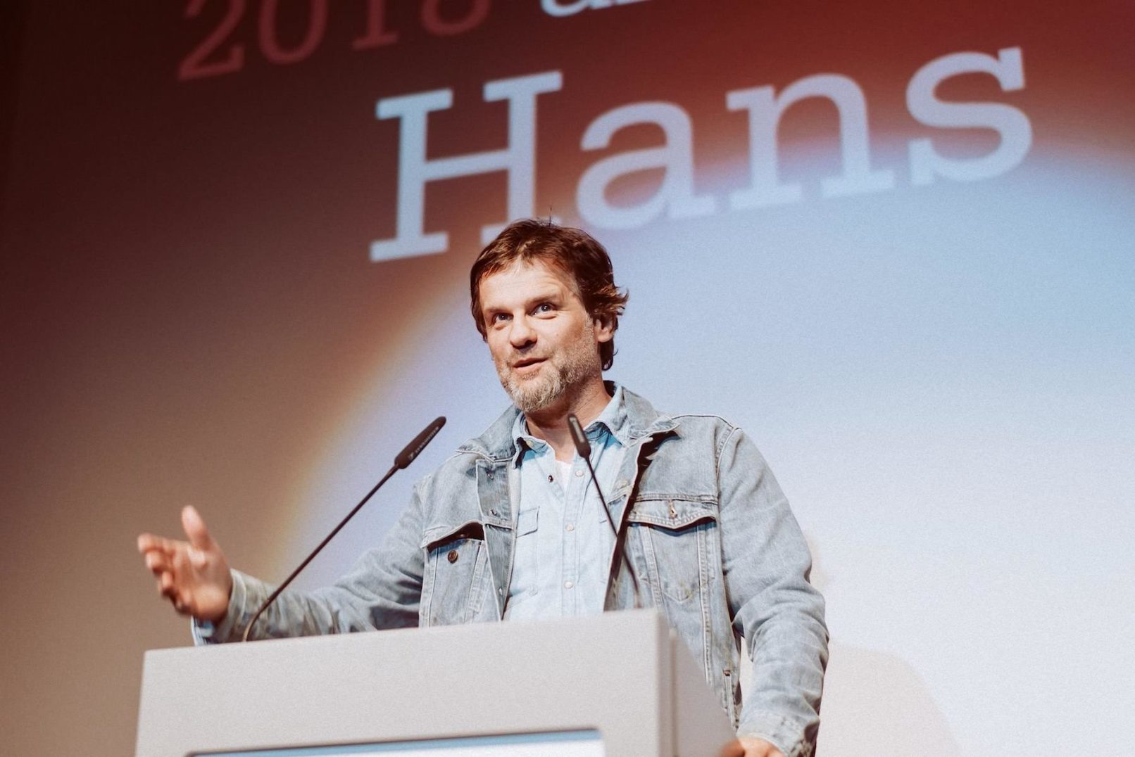 Festivalpublikum am Abend beim Festival des Deutschen Films Ludwigshafen