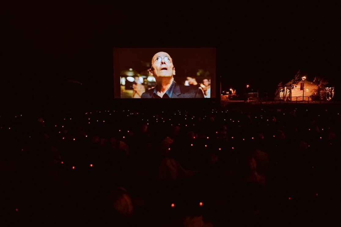 Festivalgelände am Abend beim Festival des Deutschen Films Ludwigshafen am Rhein