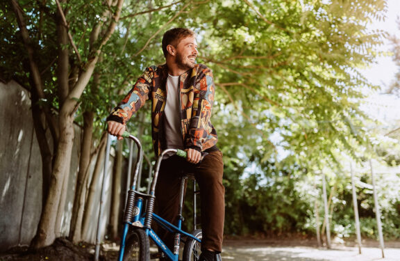David auf einem Minibike im Mannheimer Jungbusch