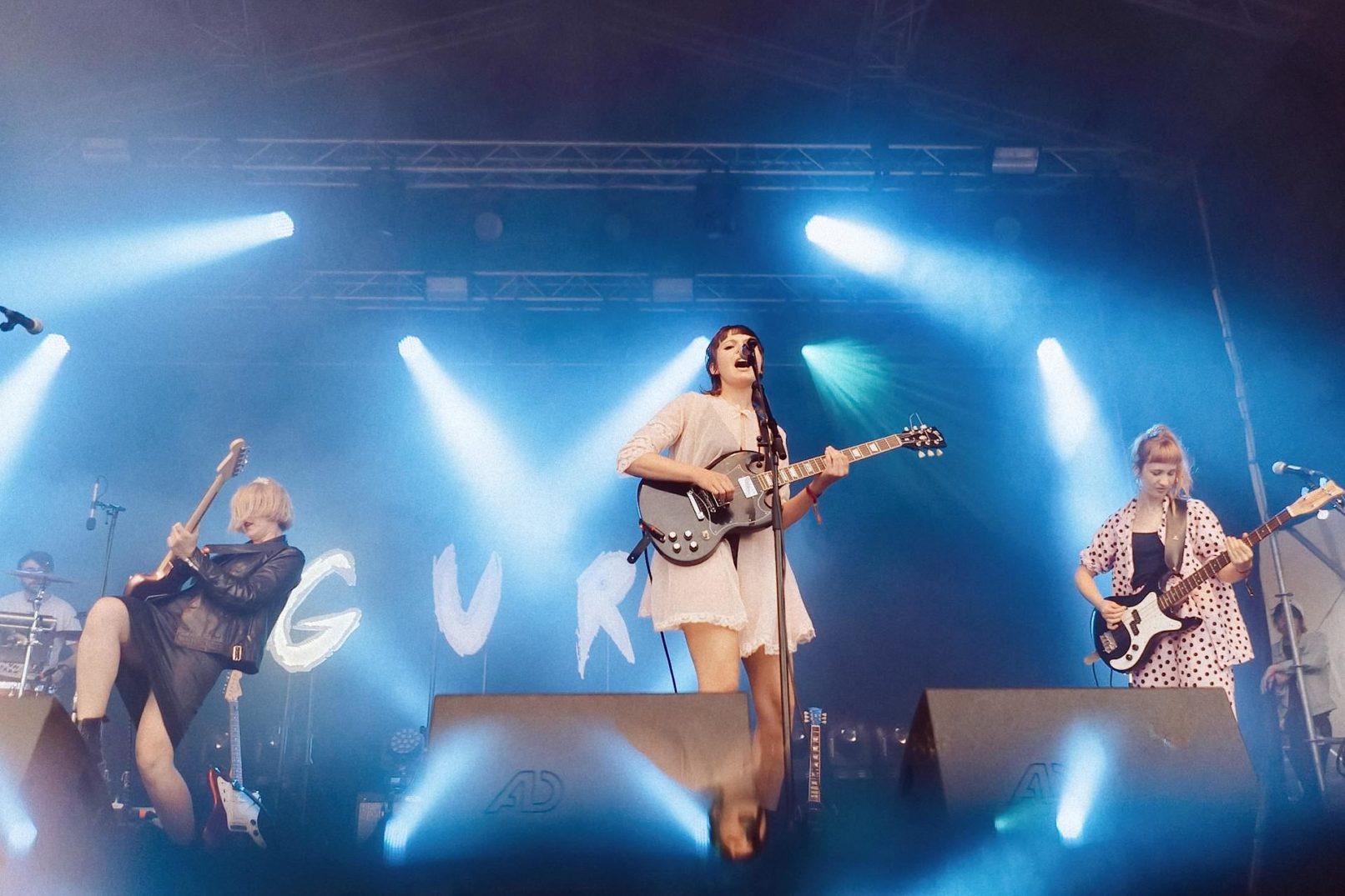 Die Band Gurr auf der Bühne beim Maifeld Derby 2019 in Mannheim