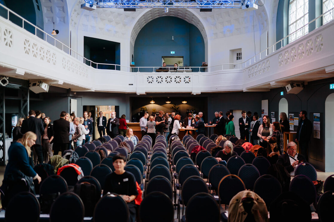 Konzentriertes Publikum bei einem Event in der Metropolregion Rhein-Neckar