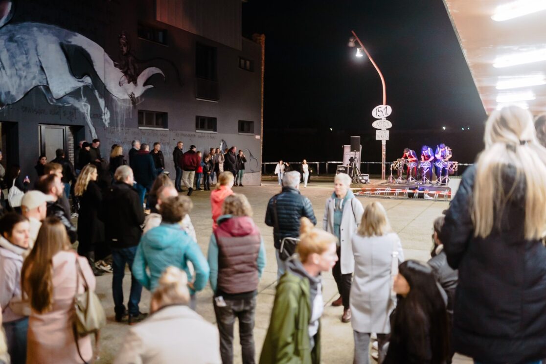 Stimmung am Abend beim Nachtwandel in Mannheim