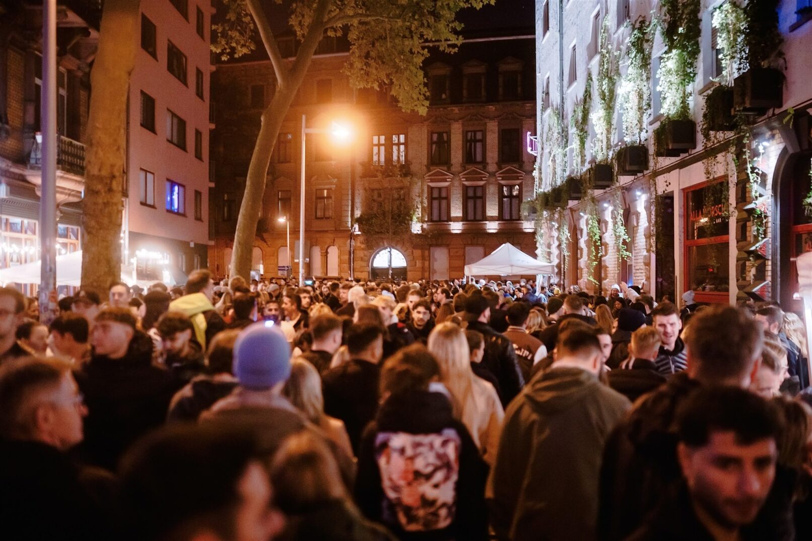 Kunstgenuss bei Nacht beim Nachtwandel im Jungbusch Mannheim